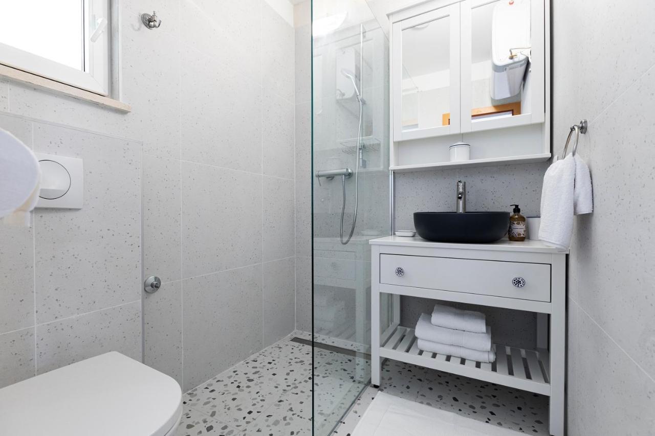 Apartman Luri Sutivan Exterior foto